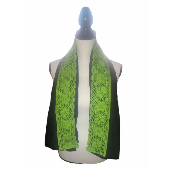 Boutique Black and Green Lace Scarf NWOT - Picture 1 of 9